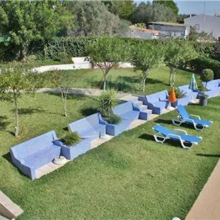 Apartman Charming Countryside 3-Bed Apartment Pool Hottub